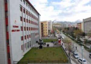 Erzurum da 9 kamu görevlisi hakim karşısına çıktı!